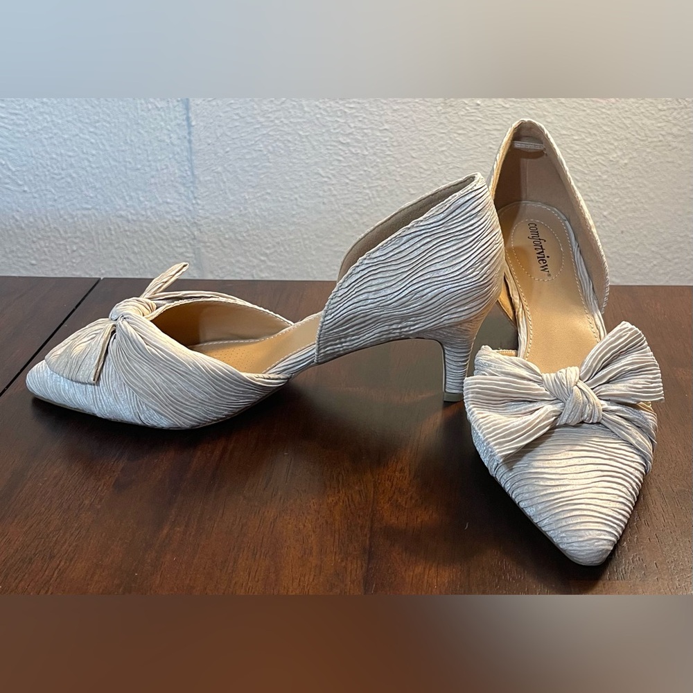 Comfortview Women's Goldish Beige Heels 10WW